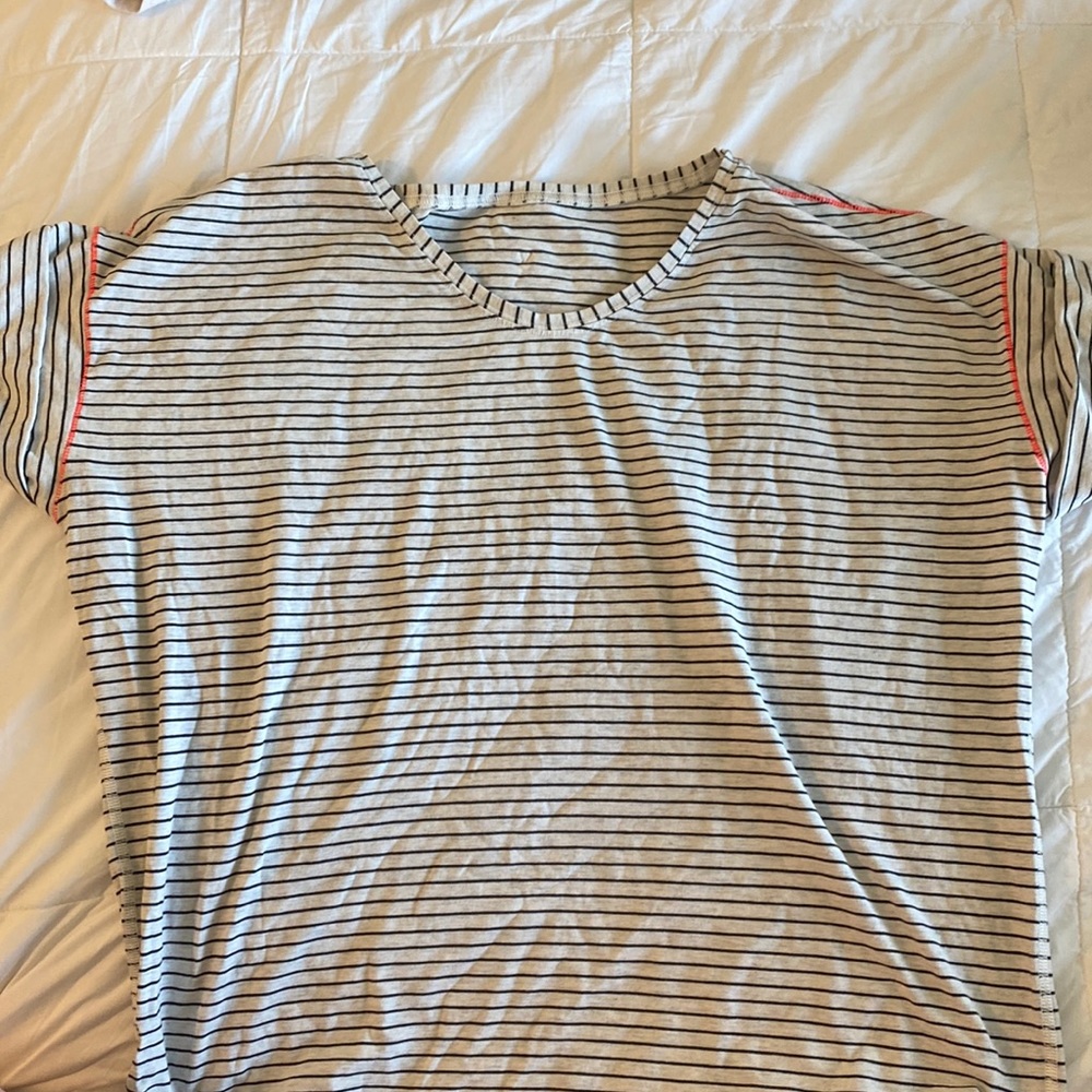 Lululemon t-shirt